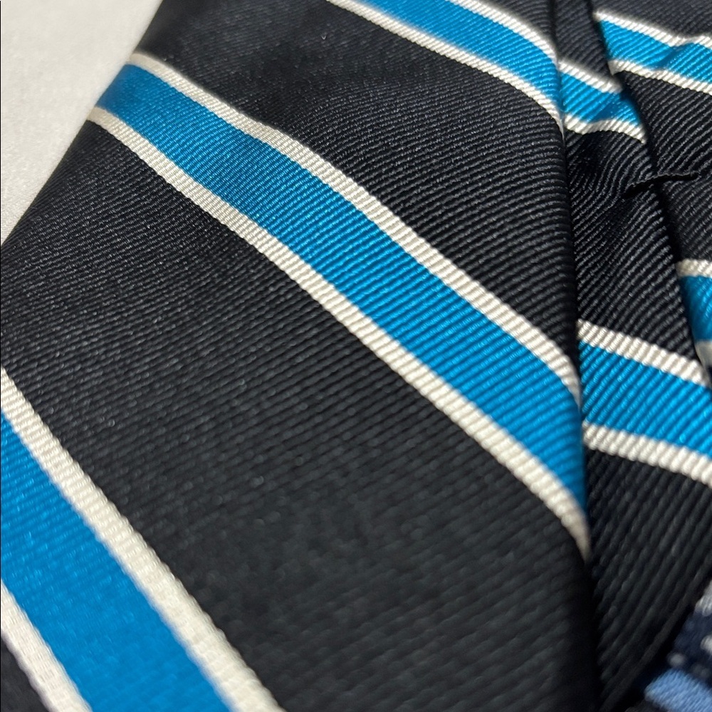 1901 Men's Tie with Black and Blue Stripes - Picture 5 of 5